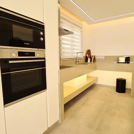 Phaedrus Living Venus Seaview Lighthouse Villa *