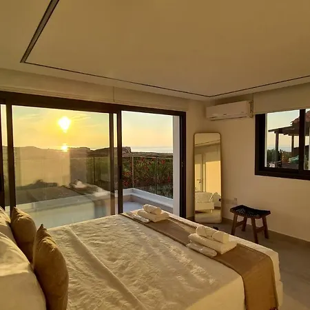 Phaedrus Living Venus Seaview Lighthouse Villa *