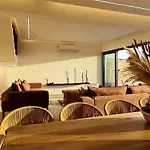 Phaedrus Living Venus Seaview Lighthouse فيلة بافوس