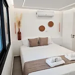 Phaedrus Living Venus Seaview Lighthouse فيلة