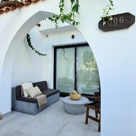 Willa Phaedrus Living: Seaview Luxury Venus