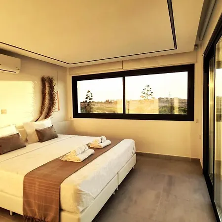 Phaedrus Living Venus Seaview Lighthouse * Paphos