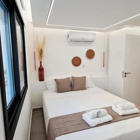 Phaedrus Living: Seaview Luxury Venus