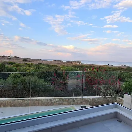 Phaedrus Living Venus Seaview Lighthouse * Paphos