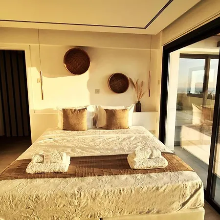 Willa Phaedrus Living: Seaview Luxury Venus
