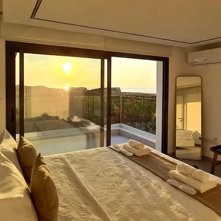 Phaedrus Living Venus Seaview Lighthouse パ フォス