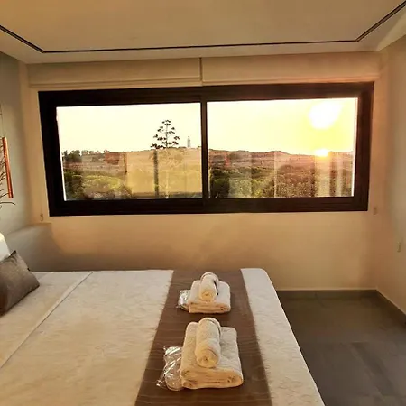 Phaedrus Living Venus Seaview Lighthouse * Paphos