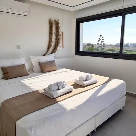 Phaedrus Living Venus Seaview Lighthouse *