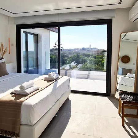 וילה Phaedrus Living Venus Seaview Lighthouse פאפוס
