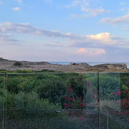 Phaedrus Living Venus Seaview Lighthouse