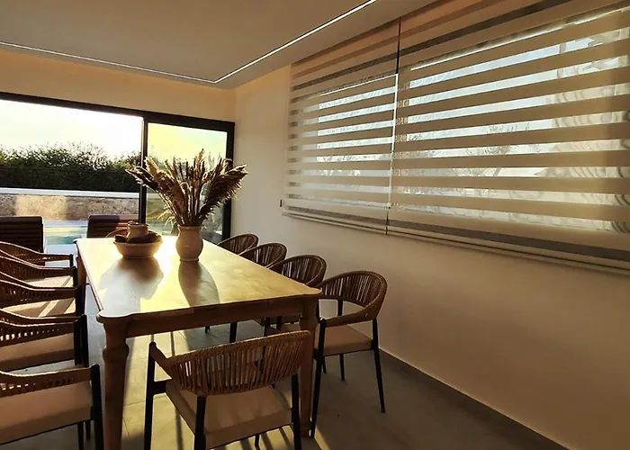 Phaedrus Living Venus Seaview Lighthouse *