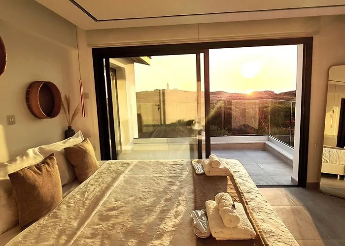 Phaedrus Living Venus Seaview Lighthouse パ フォス