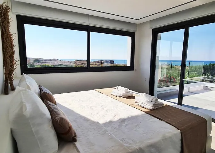 Phaedrus Living Venus Seaview Lighthouse *