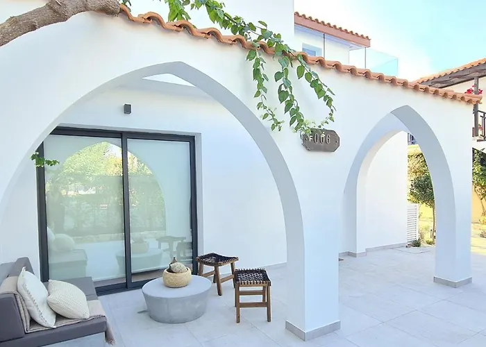 Phaedrus Living Venus Seaview Lighthouse パ フォス