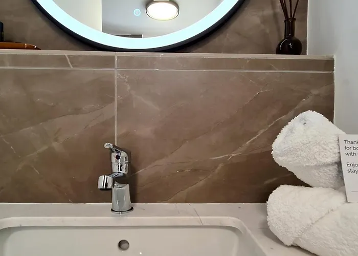 Phaedrus Living Venus Seaview Lighthouse