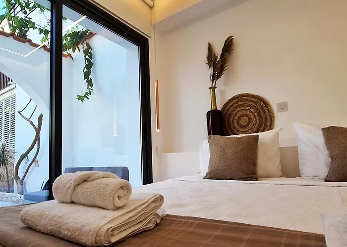 Phaedrus Living Venus Seaview Lighthouse Villa